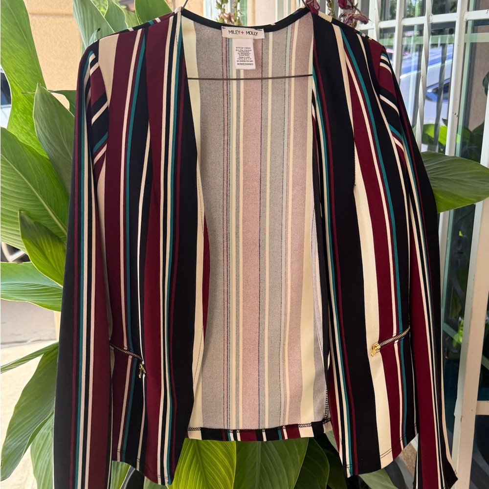 Women's blazer with Zipper Pockets